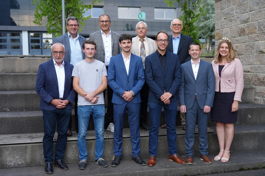 gruppenbild der prüfungsbesten des weinbaunachswuchses 2025