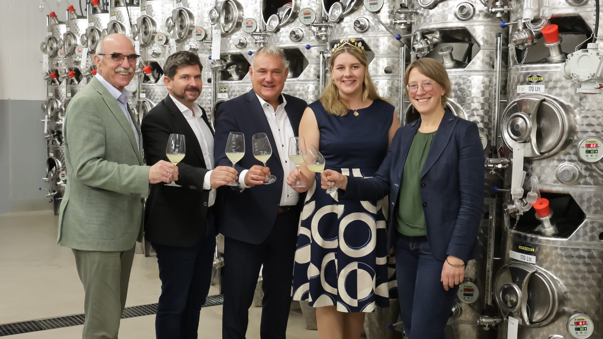 foto fränkische winzer ziehen bilanz zur weinlese 2025