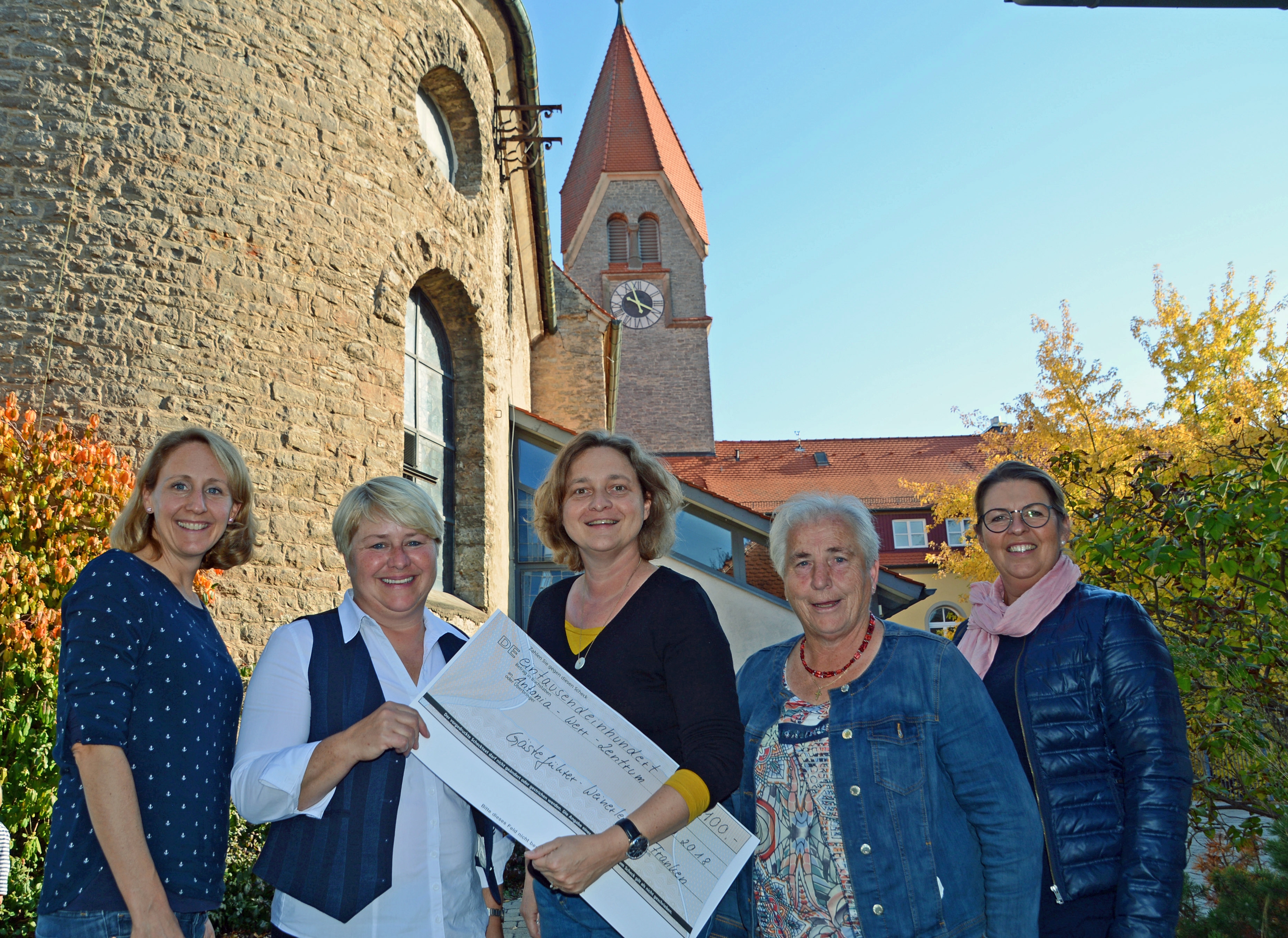 Spendenübergabe der Gästeführer „Weinerlebnis Franken