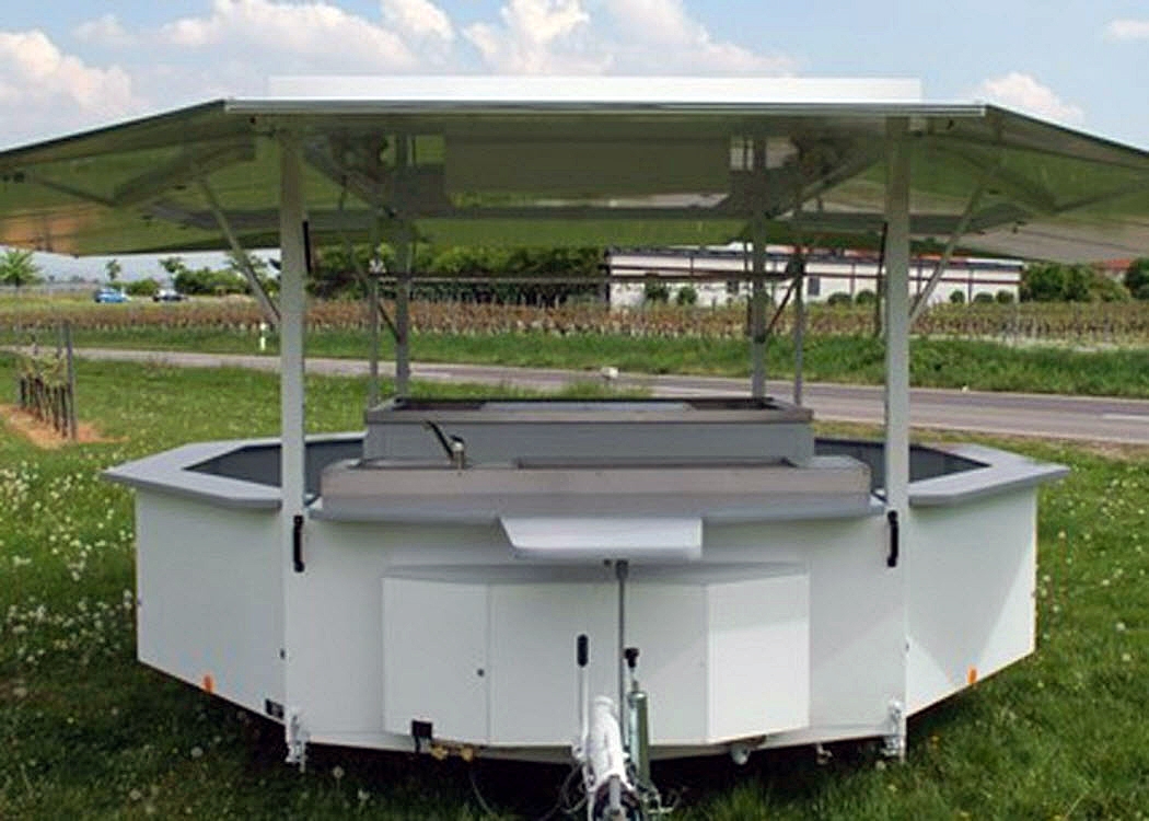 Verkauf eines gebrauchten Weinverkaufsanhängers