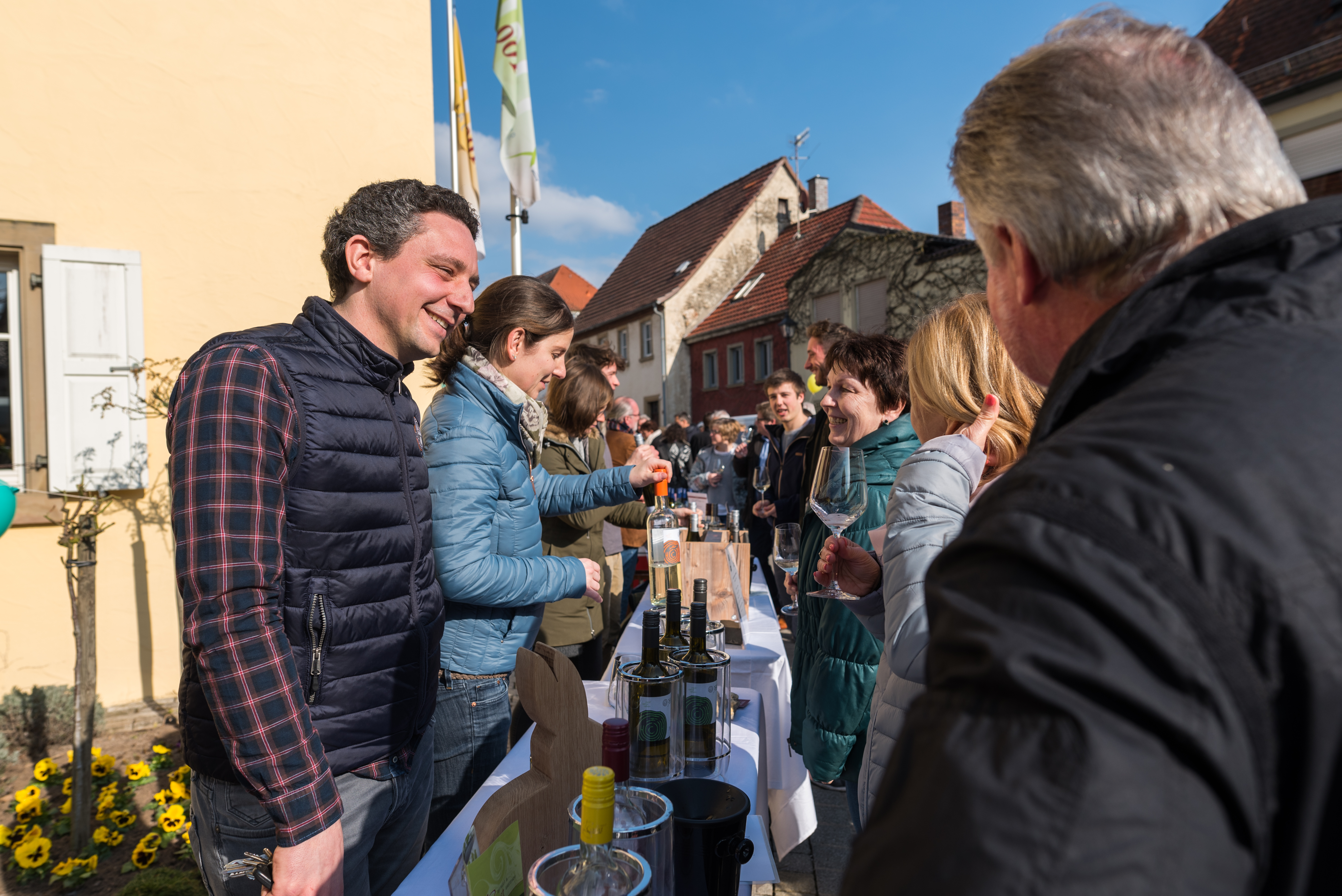 Mandelblütenfest und Jungweinpräsentation in Nordheim am 13. April