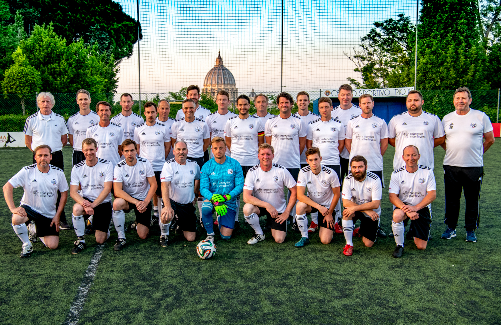 WEINELF Deutschland gegen das Vatikan Nationalteam