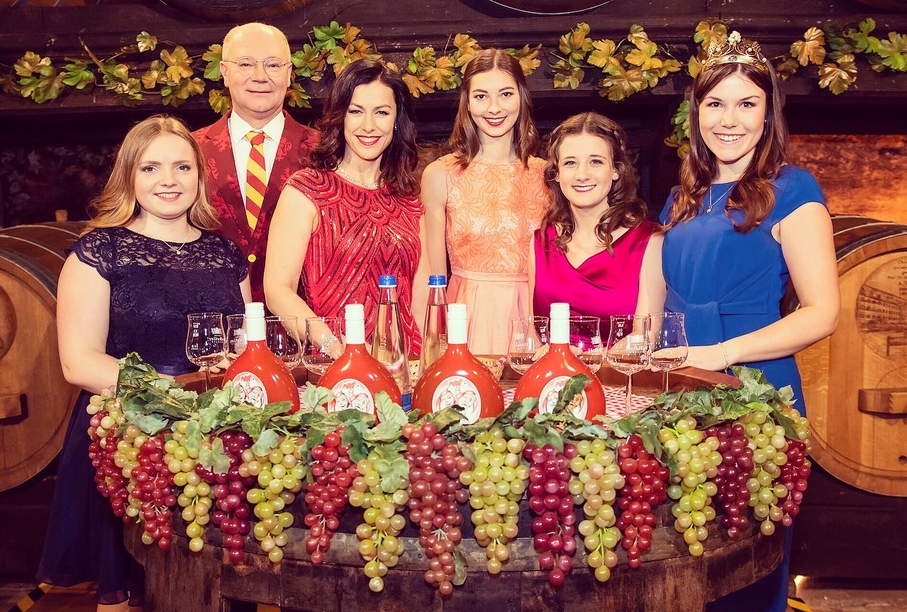 Närrische Weinprobe im Hofkeller