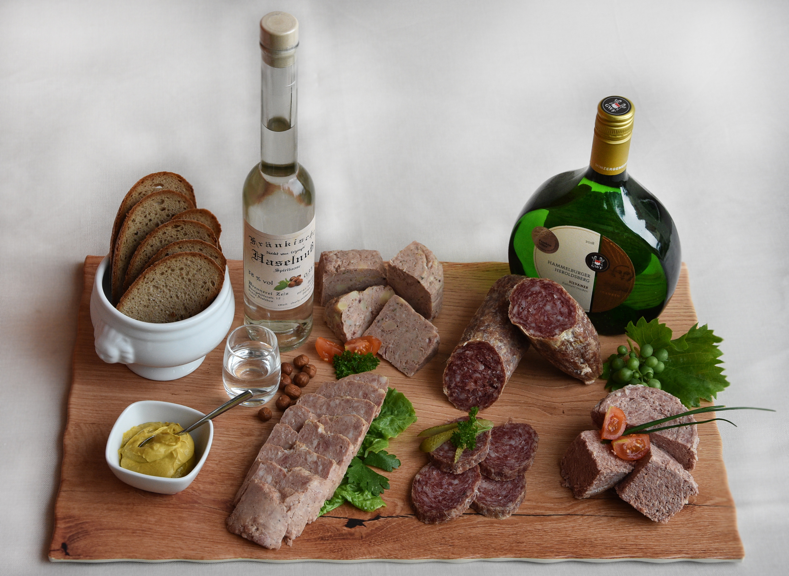 Rhöner Wurst und Schinken kommen zum Verkosten ins Haus