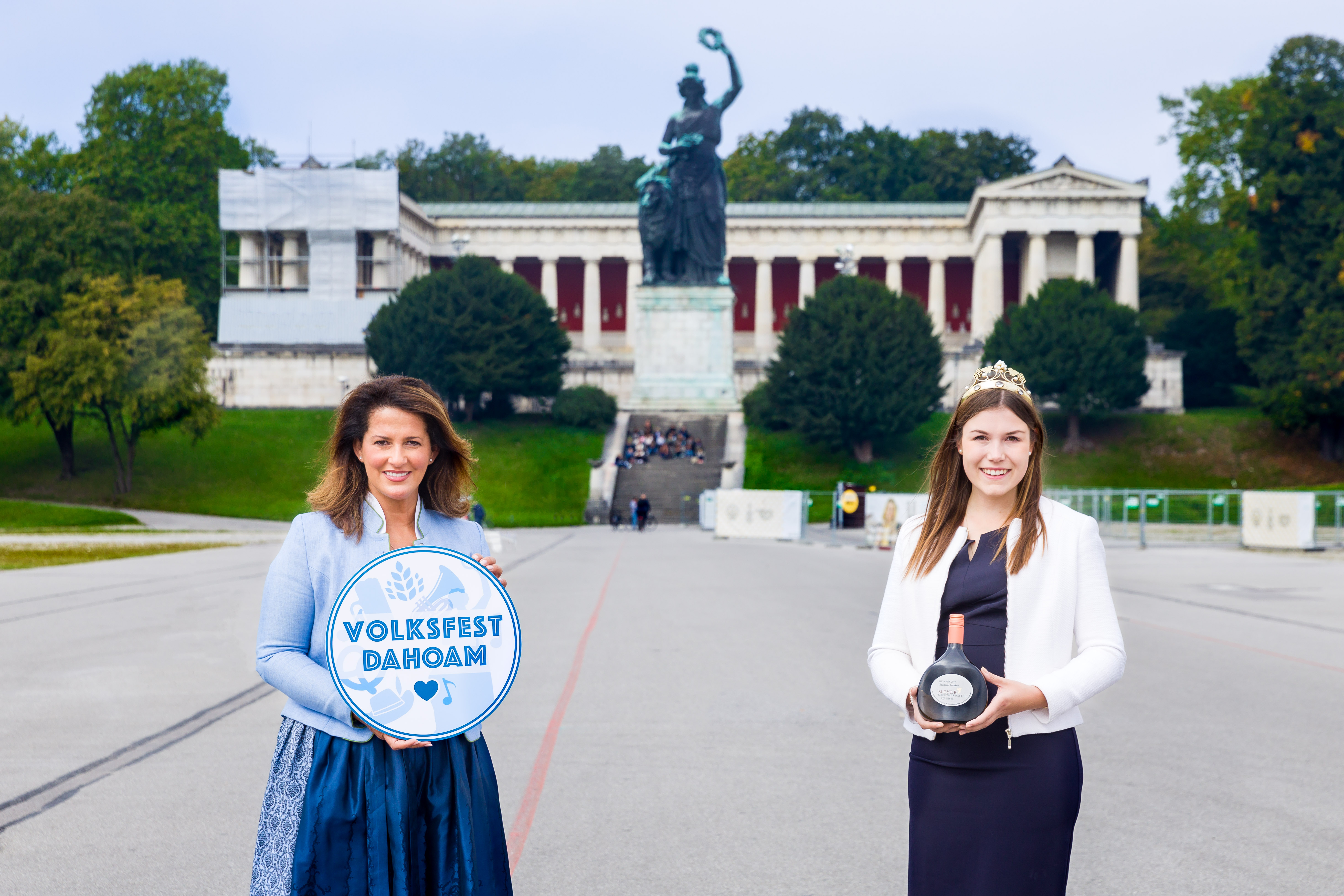 Volksfest dahoam stellt bayerische Spezialitäten in den Vordergrund