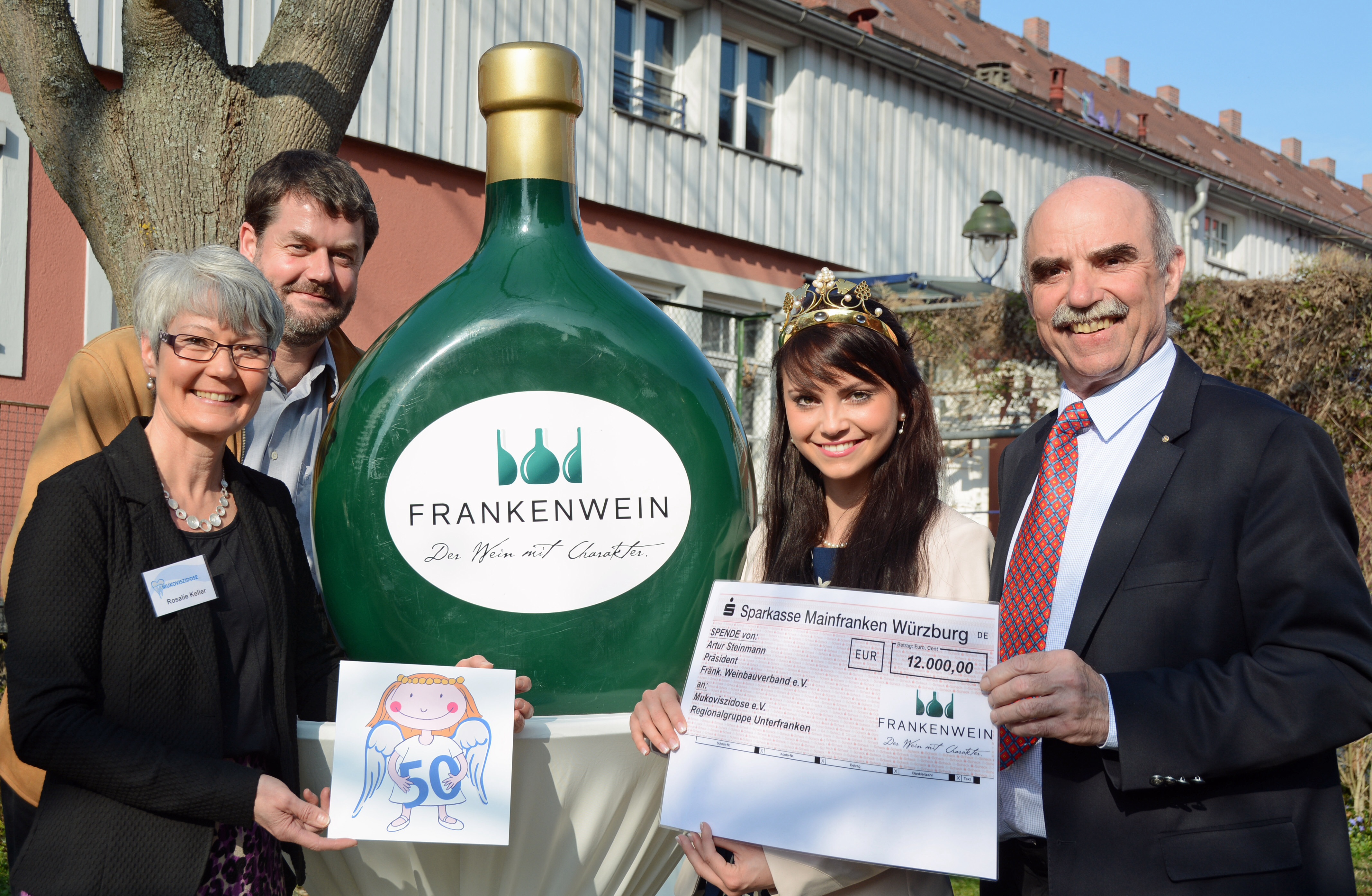 Spendenübergabe in Würzburg