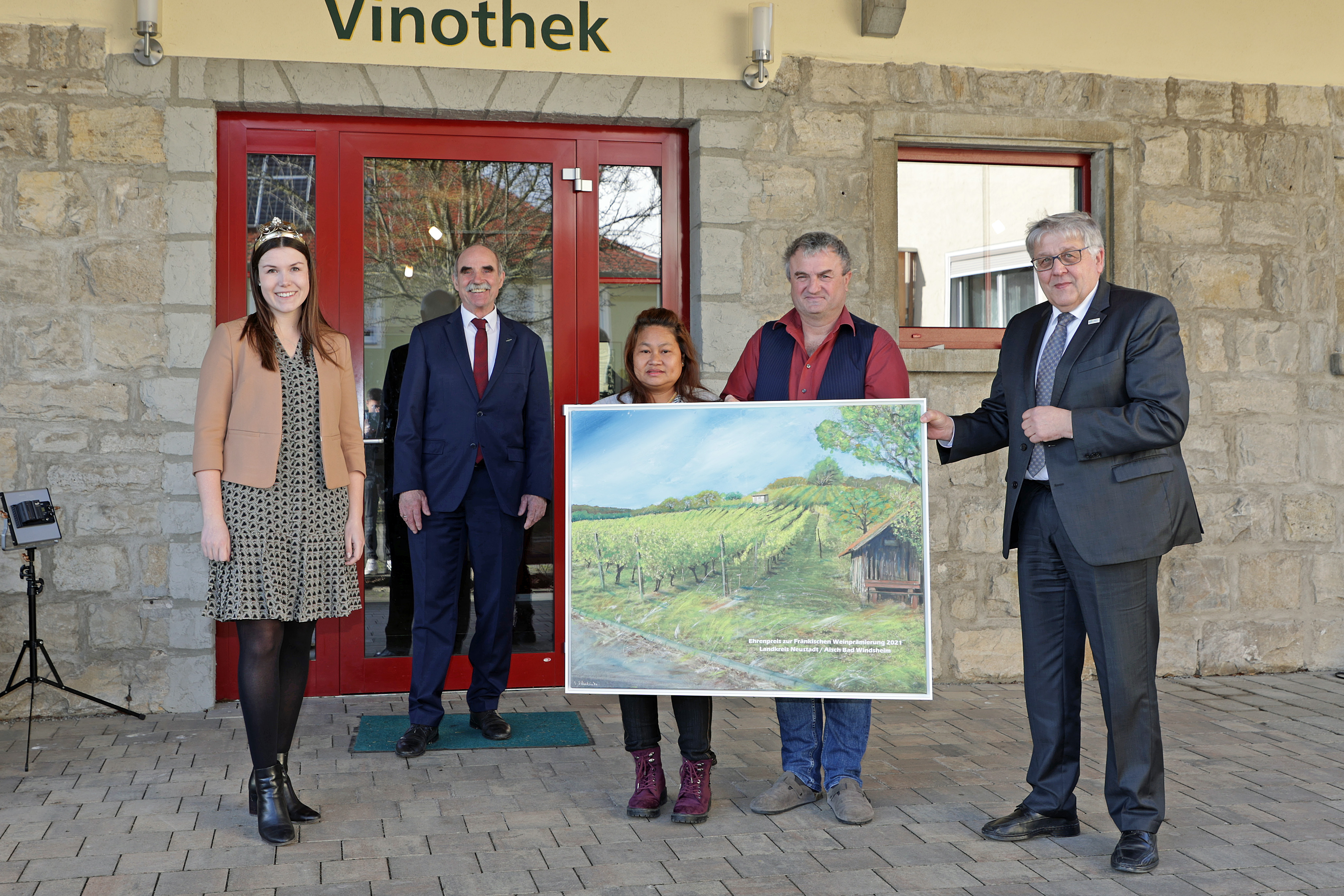Landkreis-Ehrenpreis geht an das Weingut Bergmann in Ulsenheim