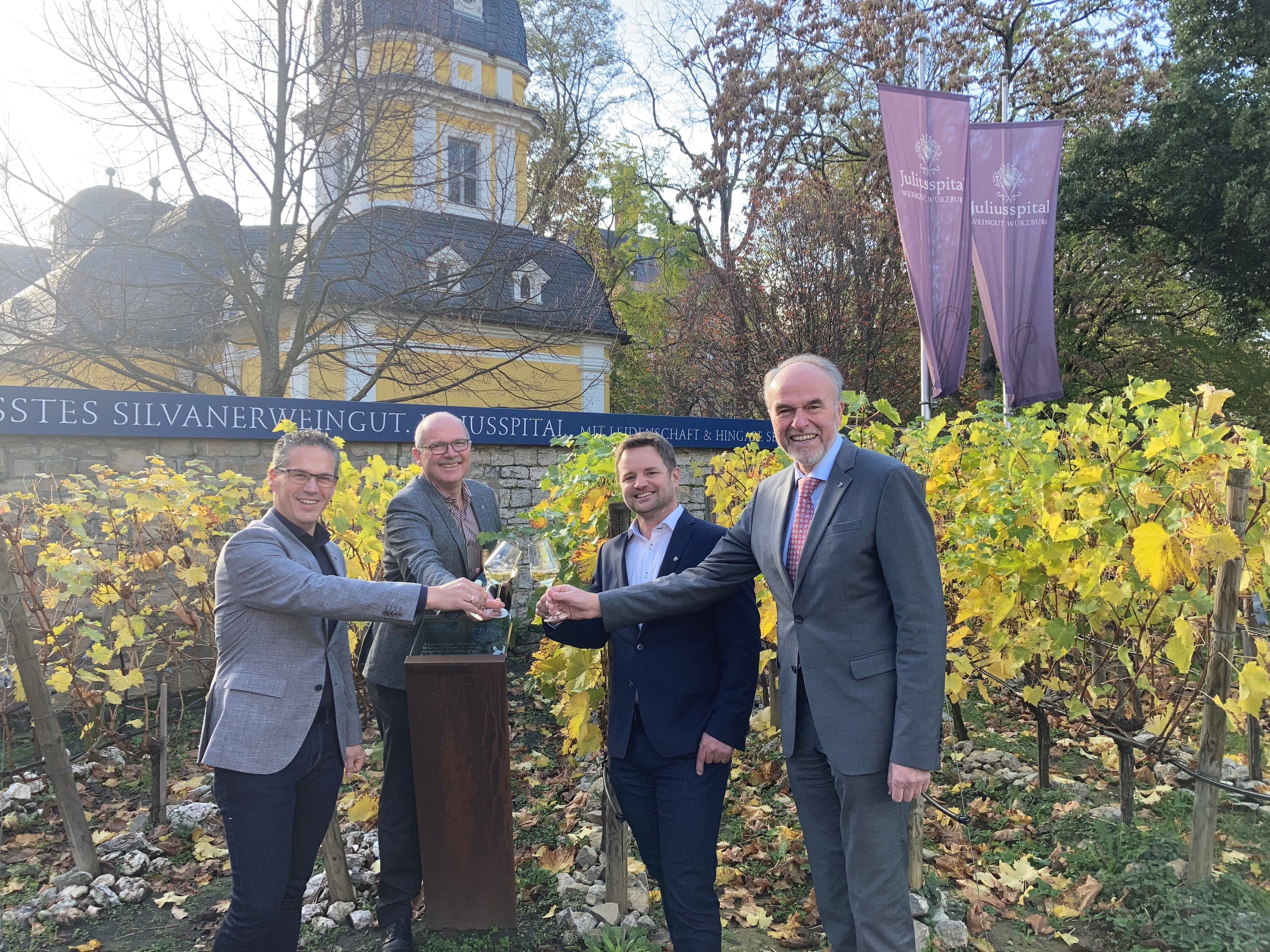 Stiftung Juliusspital Würzburg: Wechsel im Führungsteam des Geschäftsbereichs Weingut, Landwirtschaft und Forstbetrieb zum November 2023